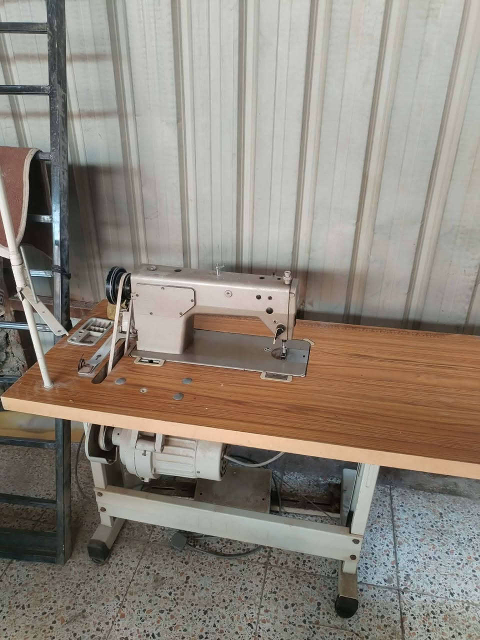 السلام عليكم مكينه نضيفه شغاله مناقصهه اي شي 200
***********
