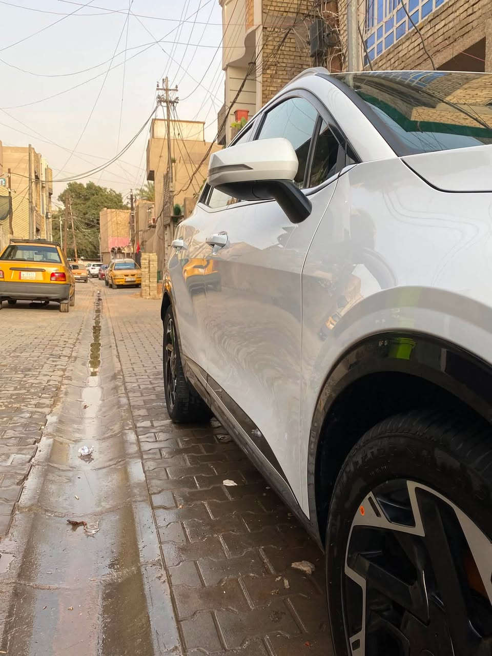 سبورتج مديل 22خليجي كفالة عامة بيهة بس طخة بل جاملغ الأمامي عل كد إصبعين وعايفهة ما مصلحة سبير ما نازل ماشية 59 الف مكاني بغداد الجديدة *********** السعر 193 بيهة مجال بصيط جدا 
ملاحضة السيارة فول مواصفات عدة الفتحة
