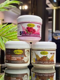 🥰اهلا وسهلا زبائننا الكرام وفرنا لكم 😍سكراب LA ROSE🥒🍓🥥 مبيض فوري للوجه...