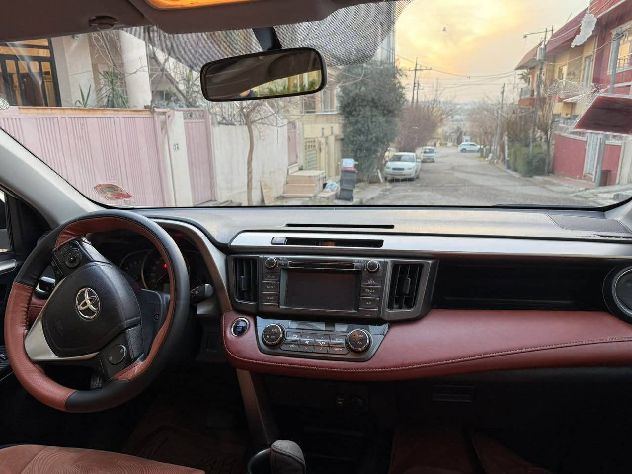 Toyota rav 4 2015
مەکینە ٢.٥ دەبڵ ئەکسل خلیجی   
نرخی ١٨٠ گەڵا و مەجال
*********** السليمانية, العراق
