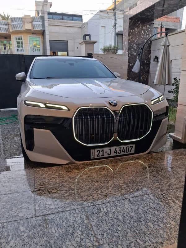 السلام عليكم  bmw موديل 23 السياره فول الفول ماشيه ٢٢ الالف ابواب كهرباء كلين تايتل موديل كت ام رادار داتشاو ويل ٢١ عروش ٥ بردات تدفئه تريد سترين كشنات ناضور ليلي مكفوله من كلشي ***********
