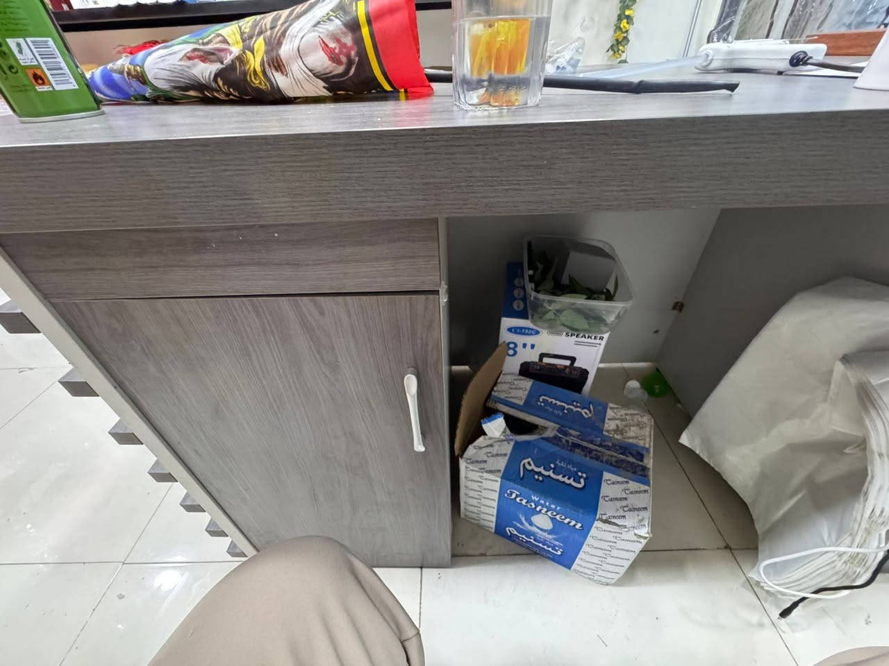 بسم الله الرحمن الرحيم
ميز hdf نظافه ٨٠/١٠٠
السعر ١٤٠  ***********
العزيزيه الشباب نزلت السفينه
