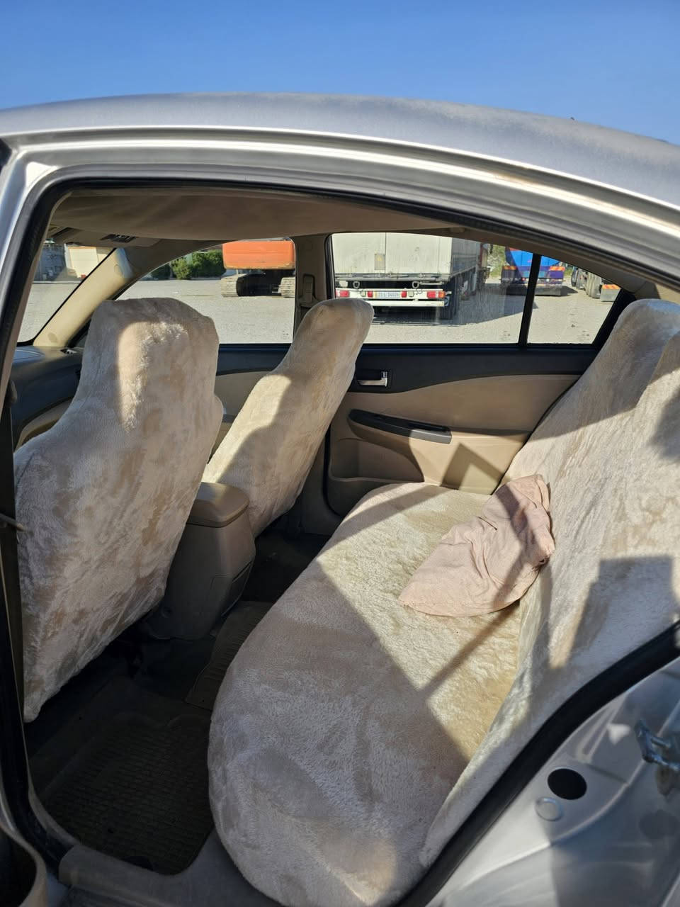 ️ السَّلَاْمُ‌ ‌عَلَیْکُم‌ 
Chery E5 2014

️ کوشن جلد
تەبریت سارد و گەرم بەشەرت مەکینەی کامری لەسەرە V4
کەمێک کاڵبوونەوەی هەیە
نرخ 55 کەمێک مەعامەلە
ژ.م ***********
