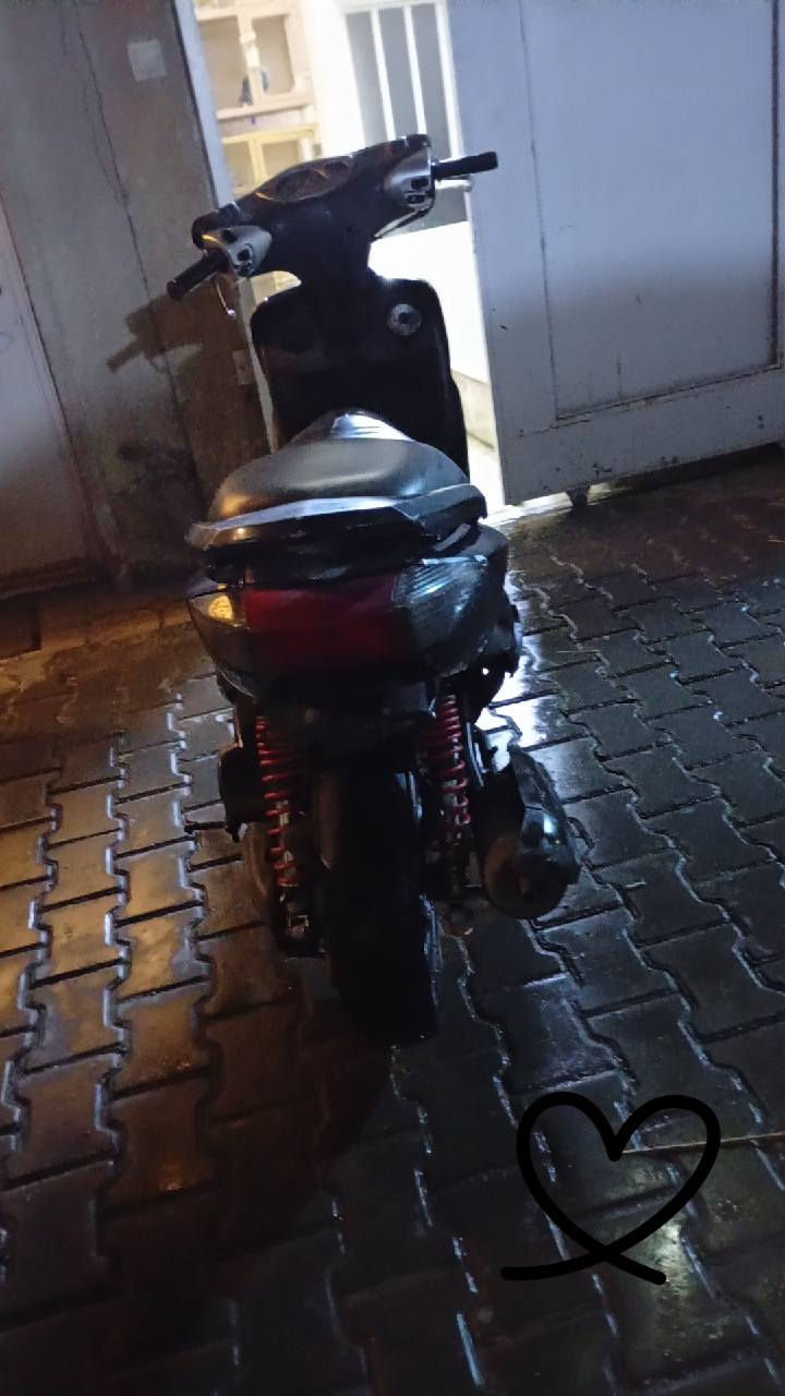 سلام عليكم 
سكنز لبيع مامفتوحه ونضيفه كلش سعره 700 وبيه مجال الواصل ع هذه الرقم ***********
