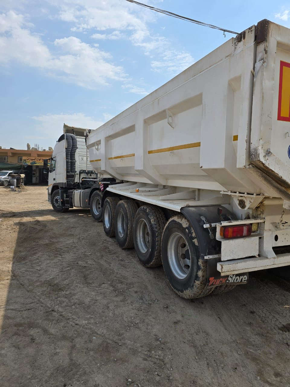 للبيع فالفو اكسل شفتات موديل ٢٠١٢اف ام مكينة ٤٨٠ تدفئة تبريد سيارة جاهزة للشغل خير من الله *********** مكلف بل نشر
