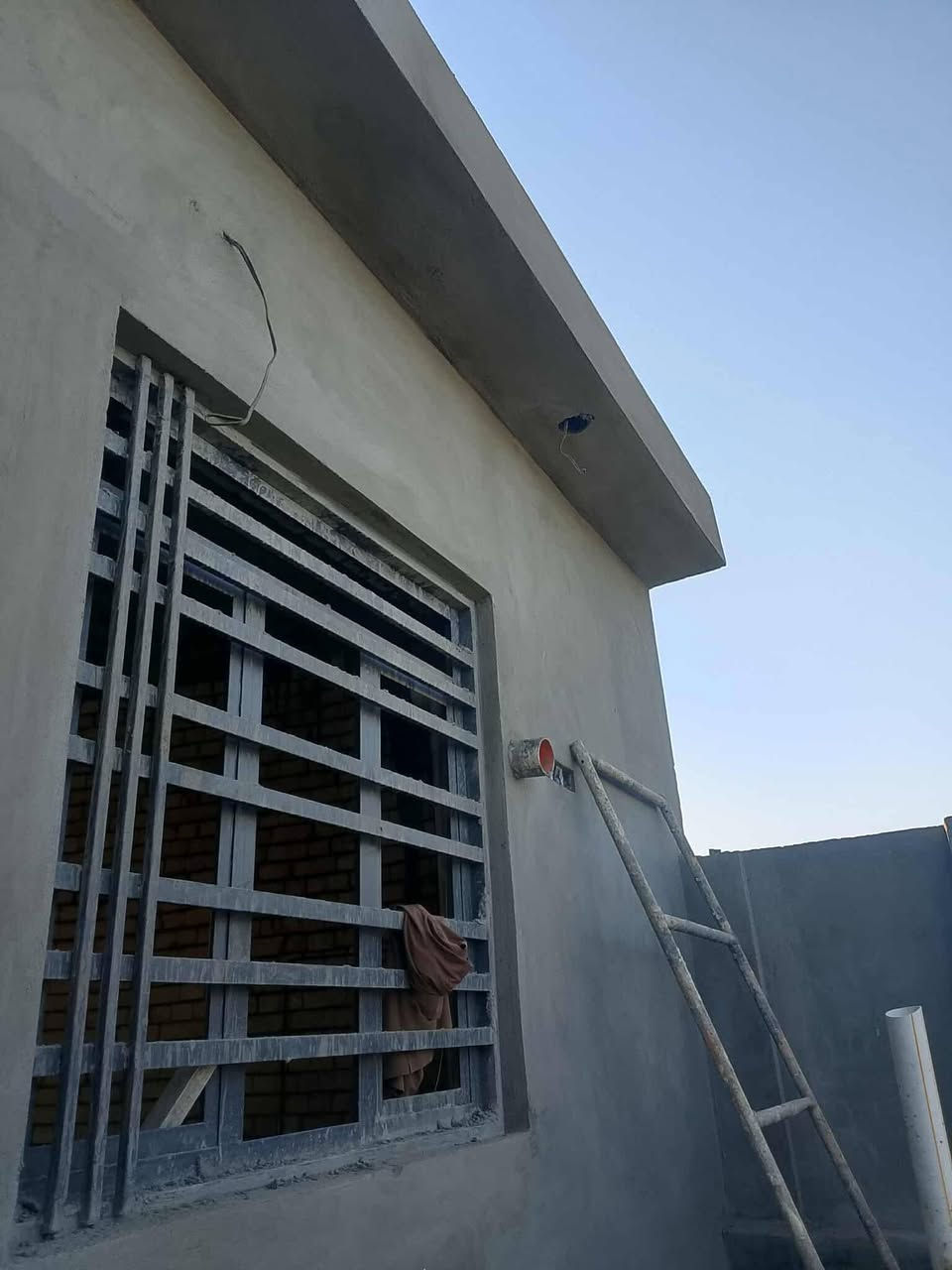 سلام عليكم البخ سمنت نثر تشميع واجهات بياض بسعر مناسب جدا واستلام مهندس ***********
