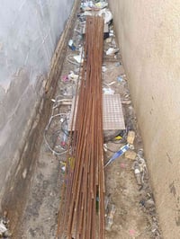 شيش نضيف طول تقريبن اربع امتار او خمسه للبيع قيم بمايرضي الله رقمي 078...