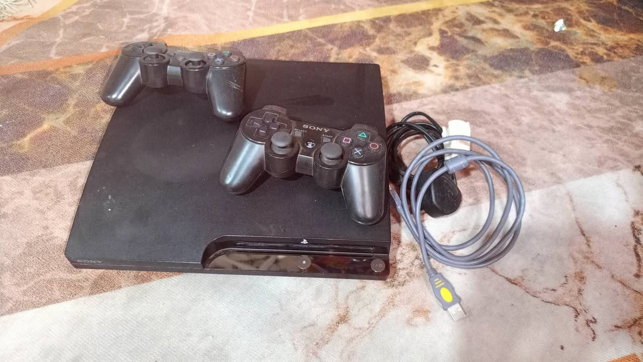 السلام عليكم عندي بلي 3 نضيف كلش ماا بي خدش البلي جبته و ضميته تقريبا من جبته لهاذا يومي لاعب بس 48 ساعه بي وهوه صارله شهرر عندي ضميته و ماا طلعته بعد يعني نضيف كلش و بي لعبتين فيفا19 و جي تي أي5 
السعر140 وبي مجال موجود بلبصره الزبير


**إذا كنت صاحب هذا الإعلان وتريد حذفه لأي سبب، رجاءا أرسل رسالة إلى الدعم الفني**