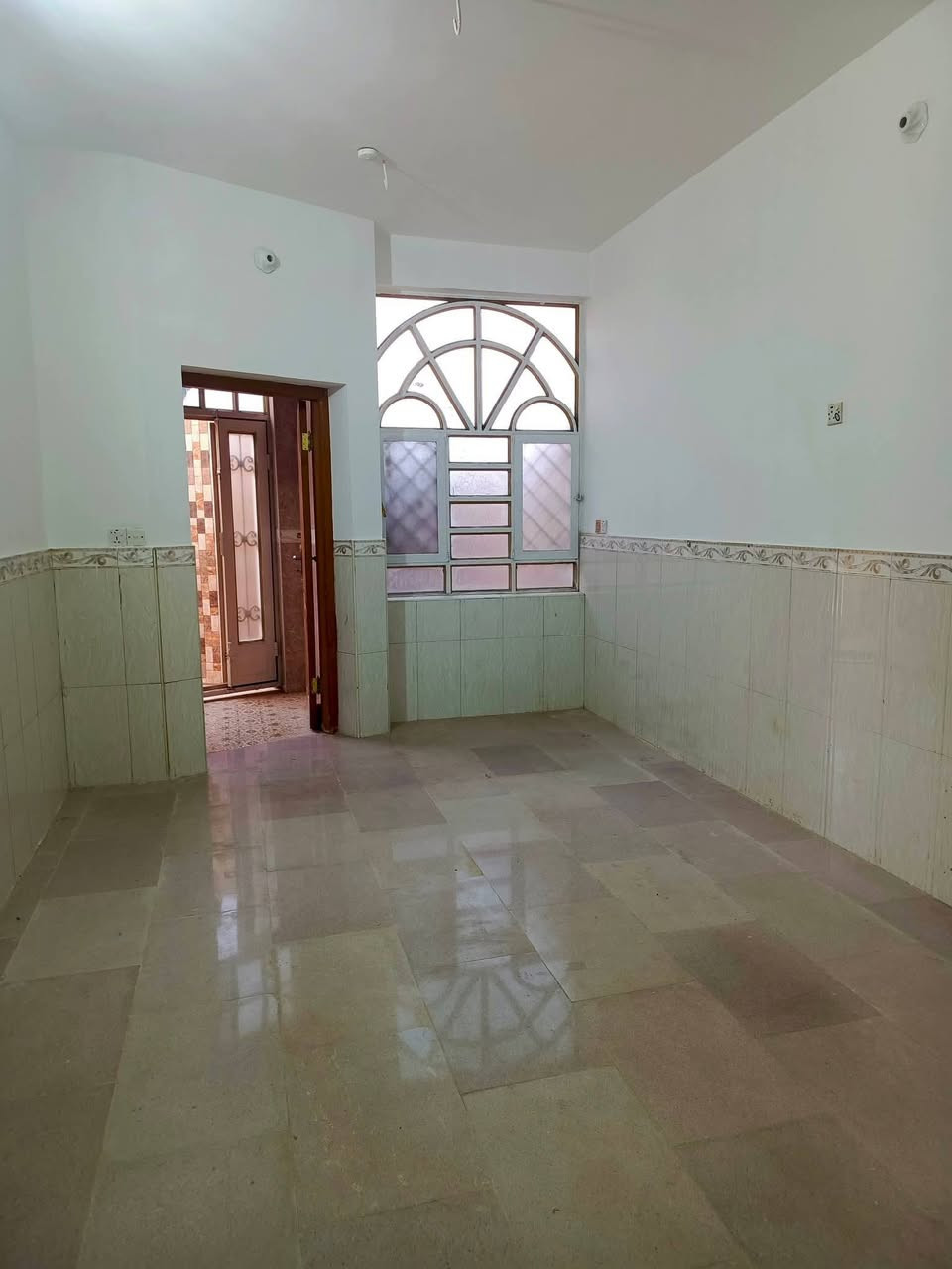 ياالله 

يوجد لدينا بيت للايجار حي ميسان قرب مركز شرطه ميسان مساحه 130متر يحتوي على غرفه وصاله واستقبال ومطبخ وصحيات والطابق الثاني يحتوي على غرفتين وصحيات سعر الايجار 

 500الف

  قفل قفل قفل قفل قفل قفل قفل 

للاستفسار والمعلومات الاتصال بنا ع الارقام التاليه 

***********

***********

***********

او مراجعه مكتب ألروان للوساطه العقاريه والمقاولات العامه 

عنوان المكتب حي ميسان ع الشريط قرب صيدليه الشراع مقابل الاستداره مباشر 

عندك بيت عرصه للبيع راسلنه وات ساب وتدلل
