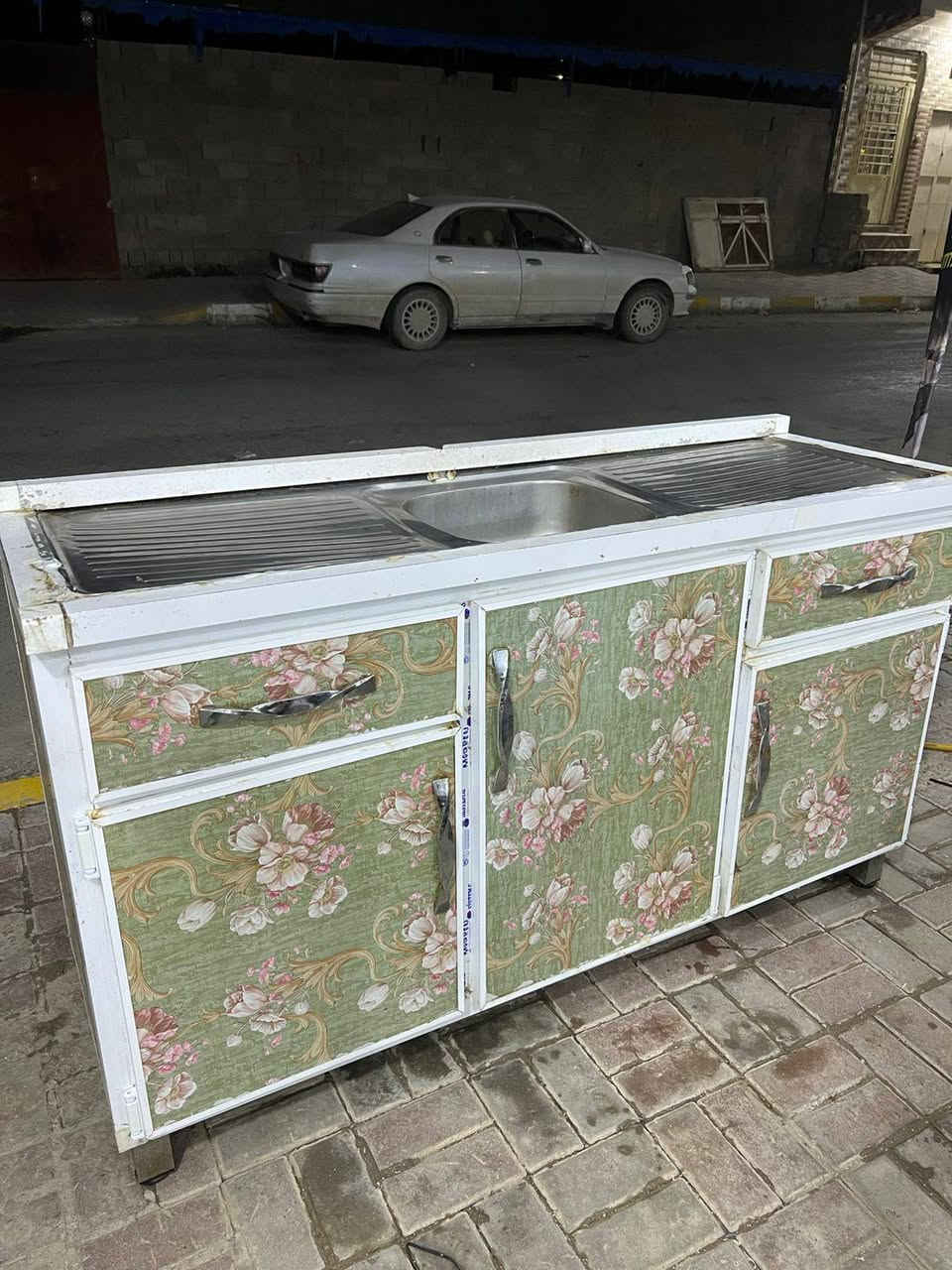 سنك مستعمل سعودي قياس متر 60 سعرررر 85 عنوان 8 شباط مقابل التانكي ام عمار بفرع راشي  ***********
