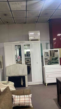 غرفة نوم شبابي سريرين عدد اثنين تواصل مسنجر او وتس ٠٧٥٠٨٢١٤٠٠٤