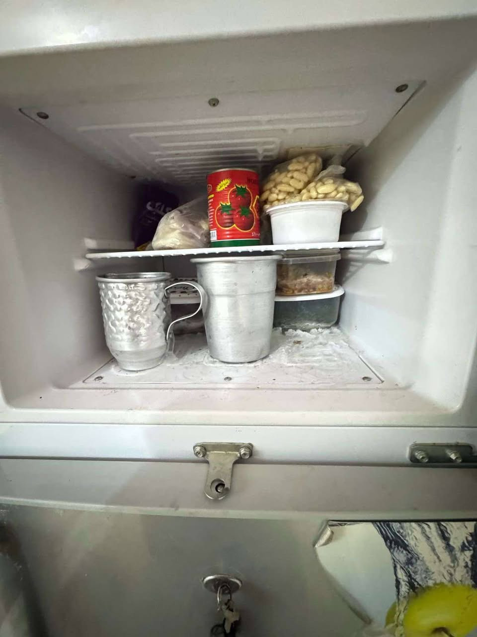 نهايتها ٢٠٠ قفل
عنوان السياسيين
ثلاجه ٨ قدم اخت الجديده مالت بيت ابد ماداخله تصليح تجميد فول سبب البيع نريد اكبر


**إذا كنت صاحب هذا الإعلان وتريد حذفه لأي سبب، رجاءا أرسل رسالة إلى الدعم الفني**