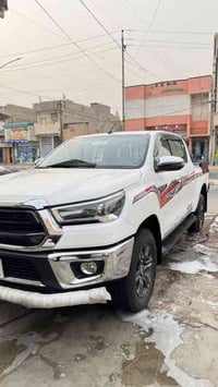 تيوتا هايلوكس 2025 ضمان جيهان ماشيه (12)الف بعدها بحاله الوكاله مكفوله...