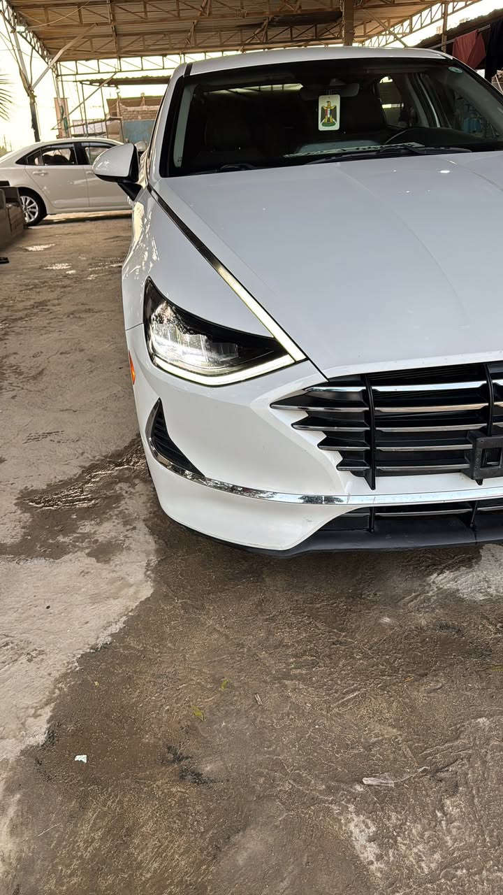 سوناتا ٢٠٢٠ وارد امريكي جديده بعمنه الكلمه ماشيه ٣٠مكفوله كفاله عامه حته البرغي بدون ايرباك حادث  جانبي بسيط مواصفات نص فول محرك ٢٥٠٠رقم اربيل الدولي سنويه ٢٠٣١بسمي مكان كربلاء ***********
