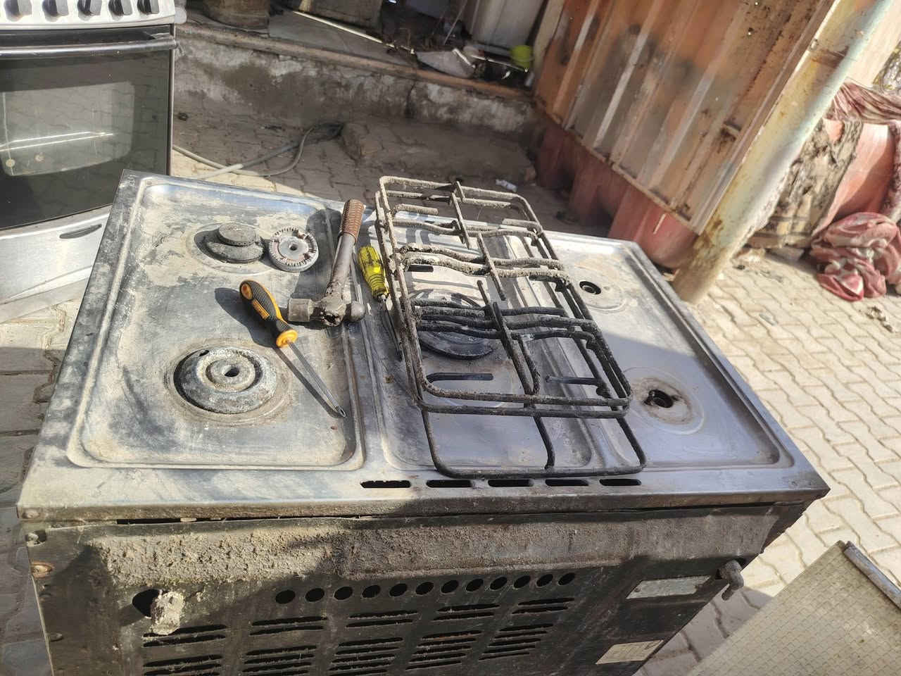 ورشة الحسنين لصيانة الطباخات 🛠️ بأحدث الطرق الحديثة تجدونها عندنا! 🛠️ 🌟 شعارنا: نحن لسنا الأفضل، ولكننا متميزون! 🌟 👷‍♂️ تصليح الطباخات المصرية والإيطالية، القديم والجديد. #دز_طباخك_قديم😳🙃 #تستلم_طباخك_جديد 🥰💞 #تنظيف_بوليش_تلميع_تجديد القديم والجديد 📍 طويريج، حي العسكري، شارع المصتوصف. لدينا جميع المواد الاحتياطية الأصلية. للاستفسار، راسل الصفحة أو الاتصال على الرقم: *********** بإدارة حسنين عادل.
