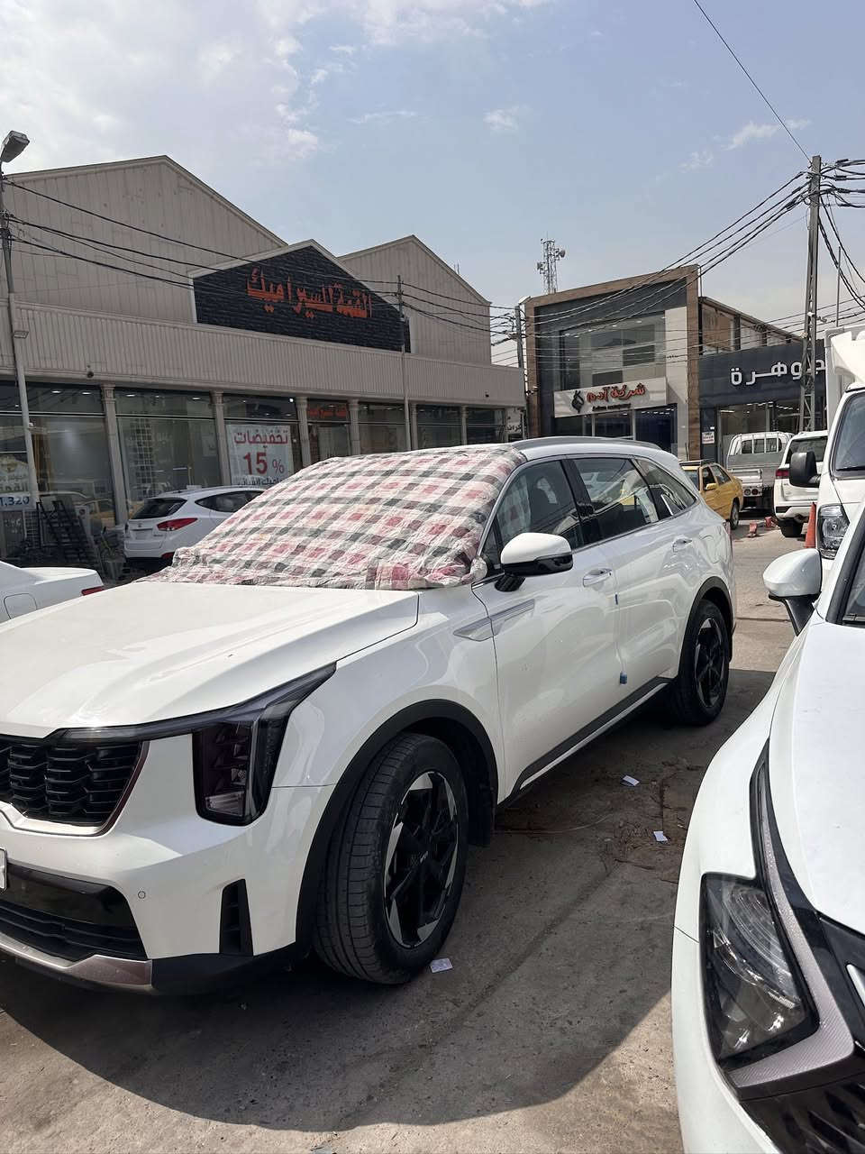 السلام عليكم كيا سورنتو للبيع موديل 2024 ماشيه 24 الف قابله للزياده محرك 4 سلندر دوليه خليجي  موصفات باب الخلفي كهرباء تبريد 3 قطع 7 راكب للاستفسار على الرقم ***********
