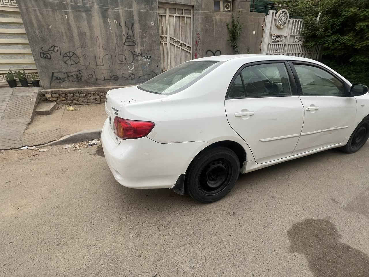 كورله ٢٠٠٩جديده بيه بس قطعتين صبغ بدون ضربه وتبديل رقمها بغداد  مكانها ناصريه مركزسياره جديده  سعرها ب84 وبيها مجال ***********

