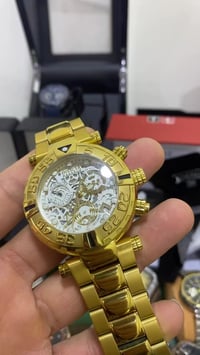 ساعات • للبيع