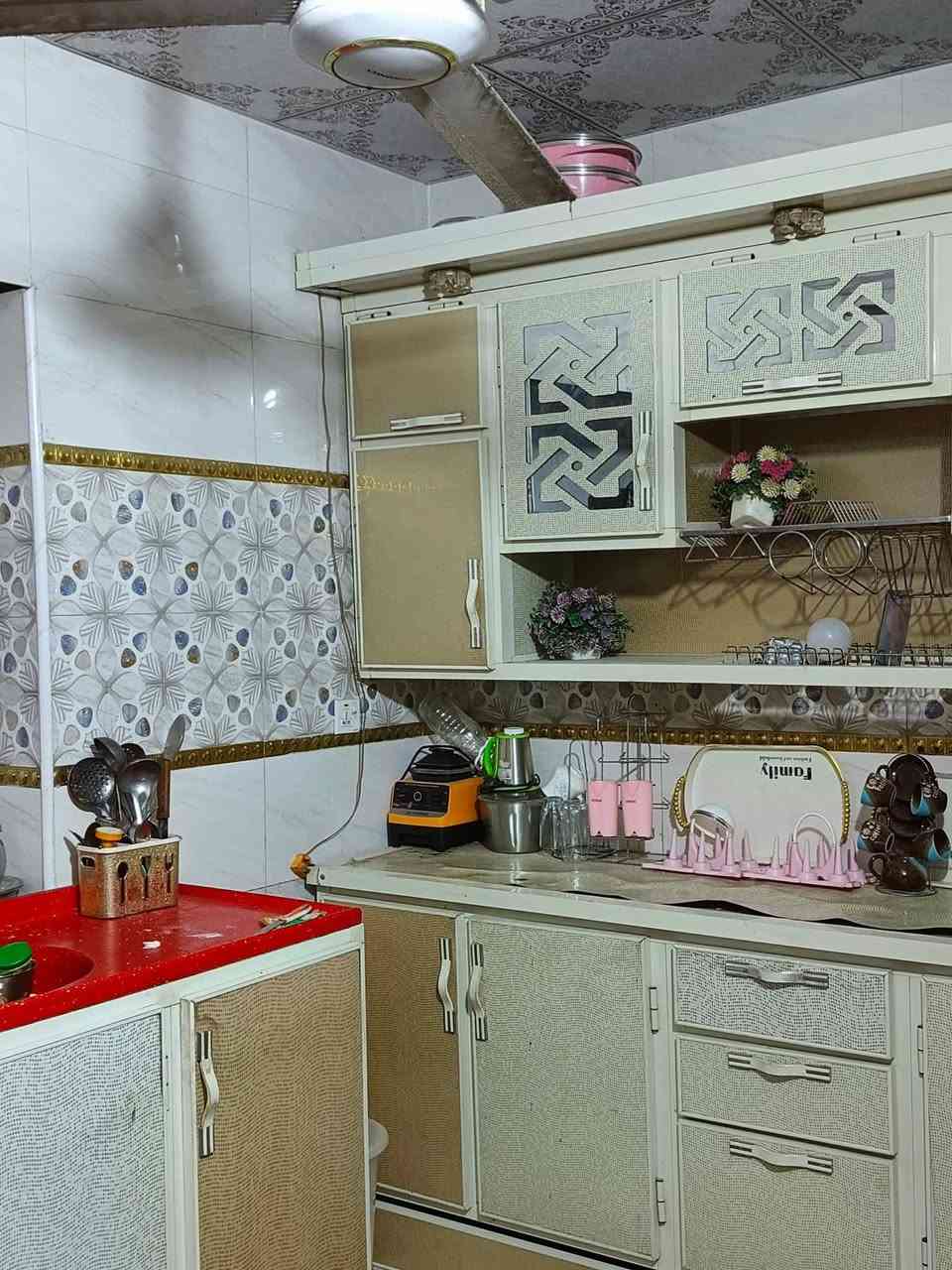 سلام عليكم ورحمة الله وبركاته
دار لبيع مساحه 200
3 غرف نوم 
1صتقبال 
1 دوانيه طول 9 أمتار
مكان سوق الشيوخ شارع ترابي قرب انصار جون
قريب علا شارع 40
لبيت زراعي
رقم لسفسار ***********  +***********  رقم وتدللوو
