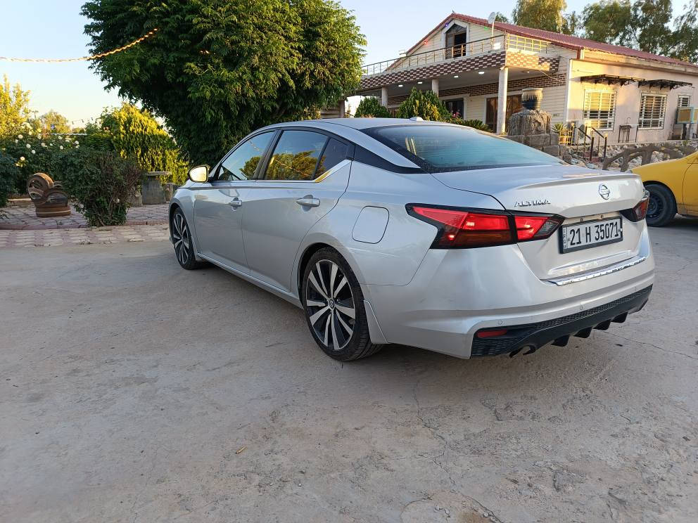 Altema 2020 SR 
سيارة بدون ارباك سليم كلة بلادي 
مكينة 2.5 تنفس طبيعي 
كامل مواصفات ماعدا فتحة 
سكان شفت 
ويل كروم 19 مرغوب 
لايتات زينون بلادي و LED 
كشن جلد 
ثلاث مود ايكو سپورت نورمال
تشغيل عن بعد 
صندوك بصمة 
تحديد مسار 
تحديد سرعة 
رادار أمامي و خلفي 
أوتو سياقة 
كشن كهرباء 
اربع طايرات جديد شديت (هاى فلاي) 
دهن مكينة جديد 
دهن گير جديد هيدروليك 
بطاقة بنزين موجود 

صور حادث موجود بل صور 
بونيت صبغ بدون دواخل حتا راديتر بلادي 
و جاملغ خلفي فقط كلير 
سيارة بسمي شرط تحويل 
عنوان كركوك 
سعر 135 $مجال بسيط
***********
*********** كركوك, العراق
