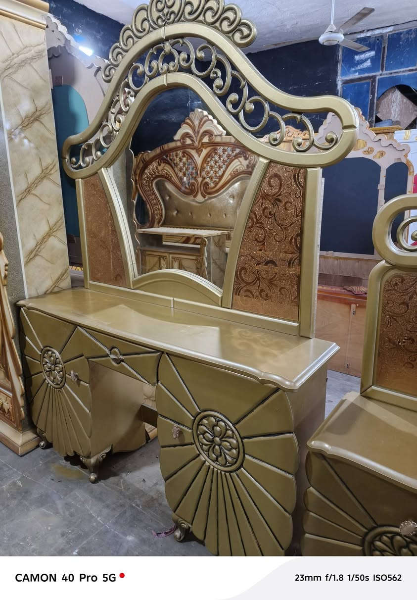 غرفة ٦باب ملحق موديل تركي شغل عراقي صبغ حراري اخت الجديدة مكان بغداد فلكة حي النصر سعر ٨٠٠ ألف يوجد توصيل ***********
