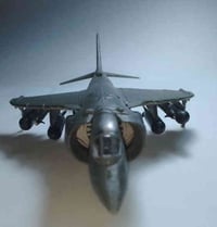 نموذج مصغر للطائرة BAC HARRIER بحجم 1.72  بلاستك  مع حموله من الصواريخ...
