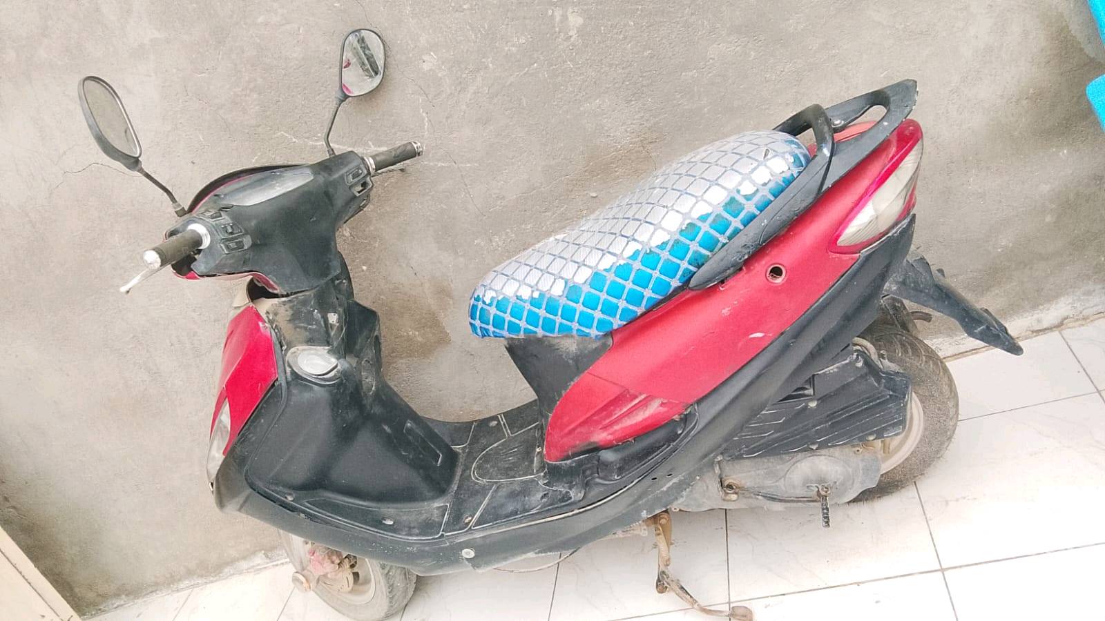 دراجه  سيام درجه اولى مامفتوحه بس نقصه باتري للبيع السعر 350الف مكاني النجف ناحية القادسيه للتواصل ***********