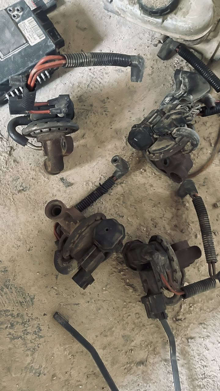 قطع غيار فورد فكتوريا الاسعار عل الخاص ماسنجر متواجد ارقام اتصال وات ساب ***********. ***********
