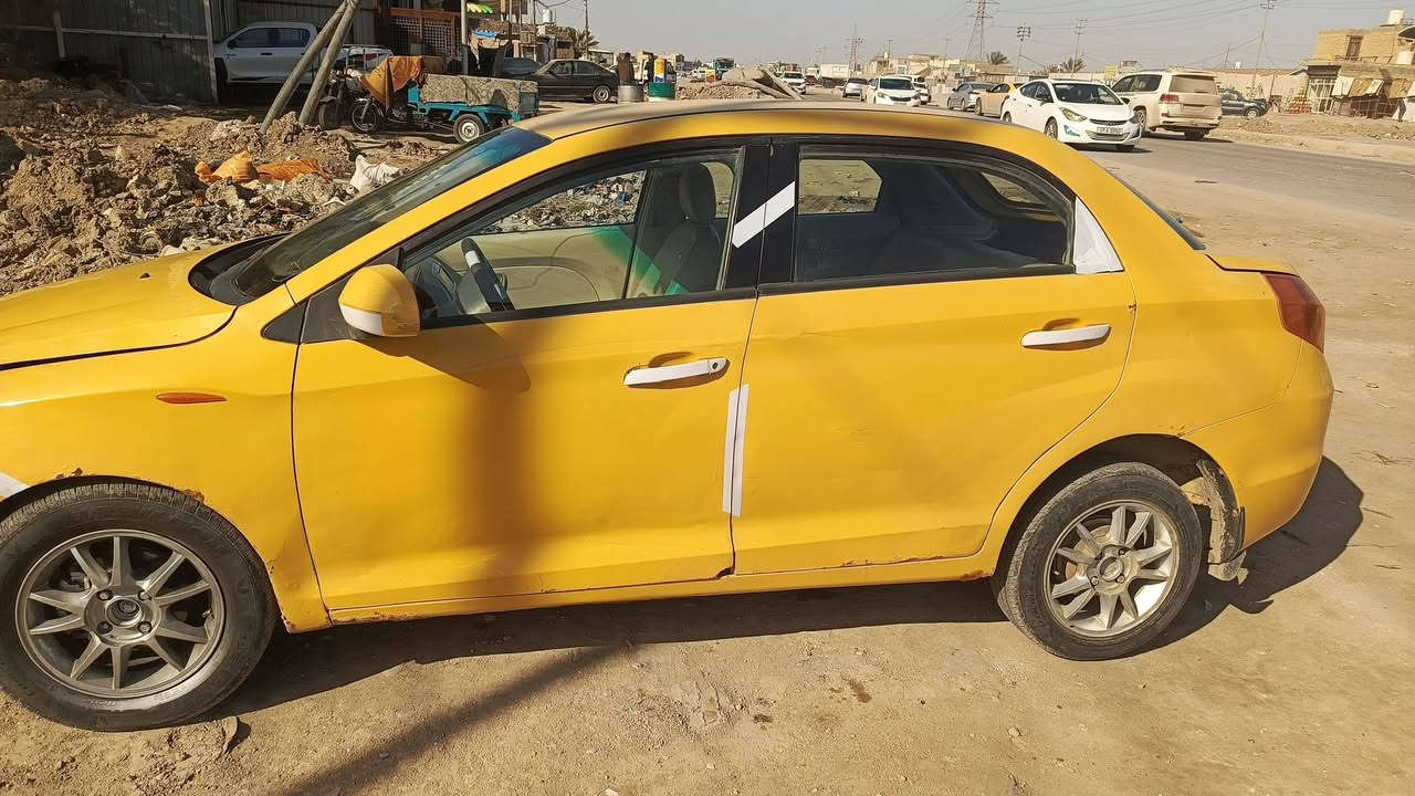 سلام عليكم سياره حلوه ونضيفه مكاني ناصريه مركز سعر 15ورقه وبيه مجال لشراي لاتصال ***********
