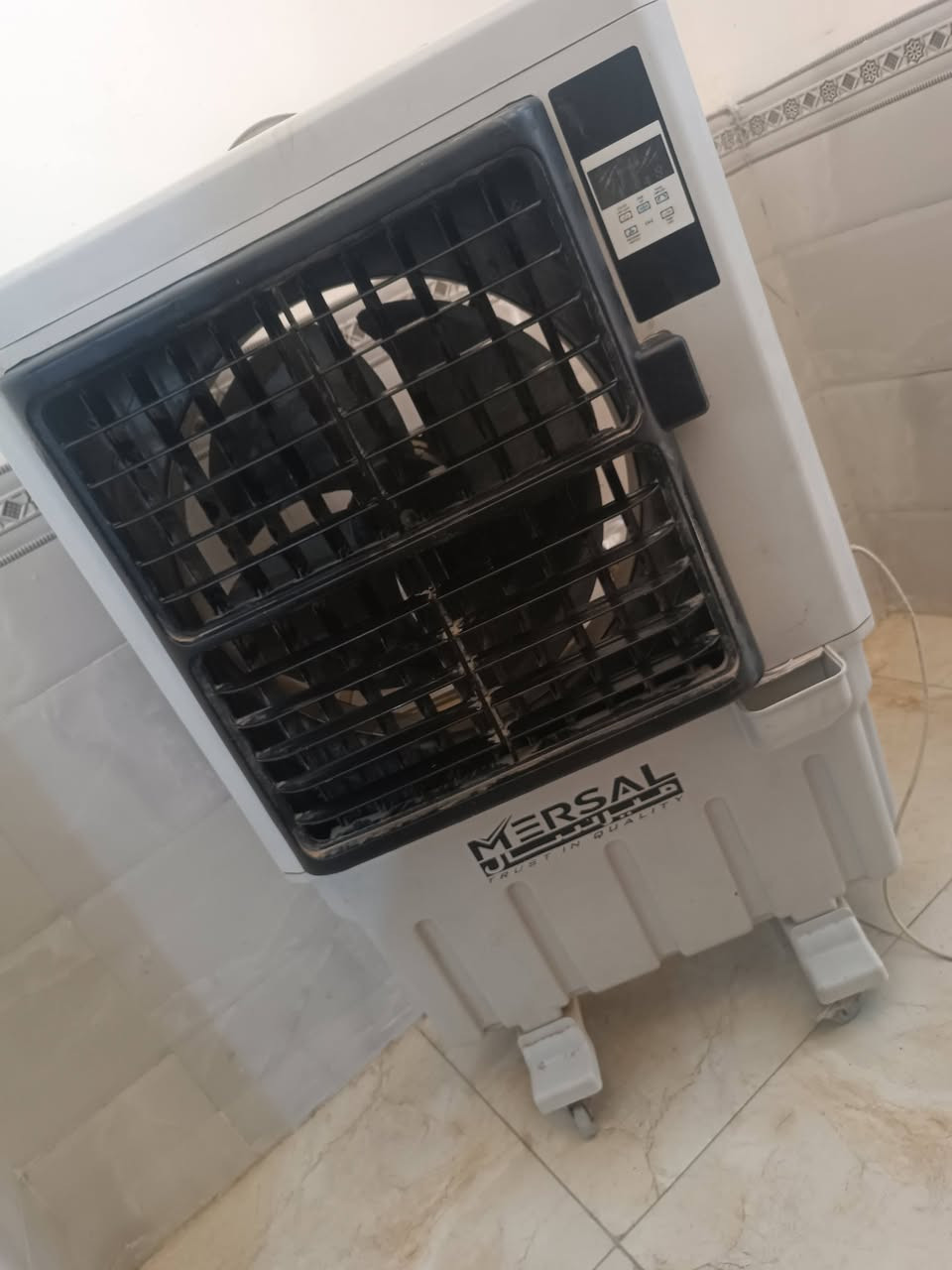 مبردة للبيع نضيفه كلش عوزهه بس ماطور سعر 60 رقمي ***********
