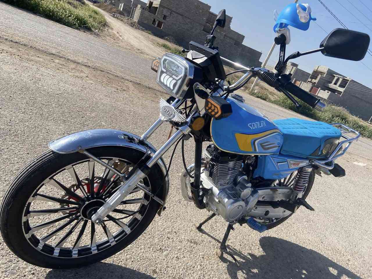 سلام عليكم شاشه محتركه  السعر 725 وبيها مجال محرك مامفتوح منفيس موجود مكاني سامراء
***********
