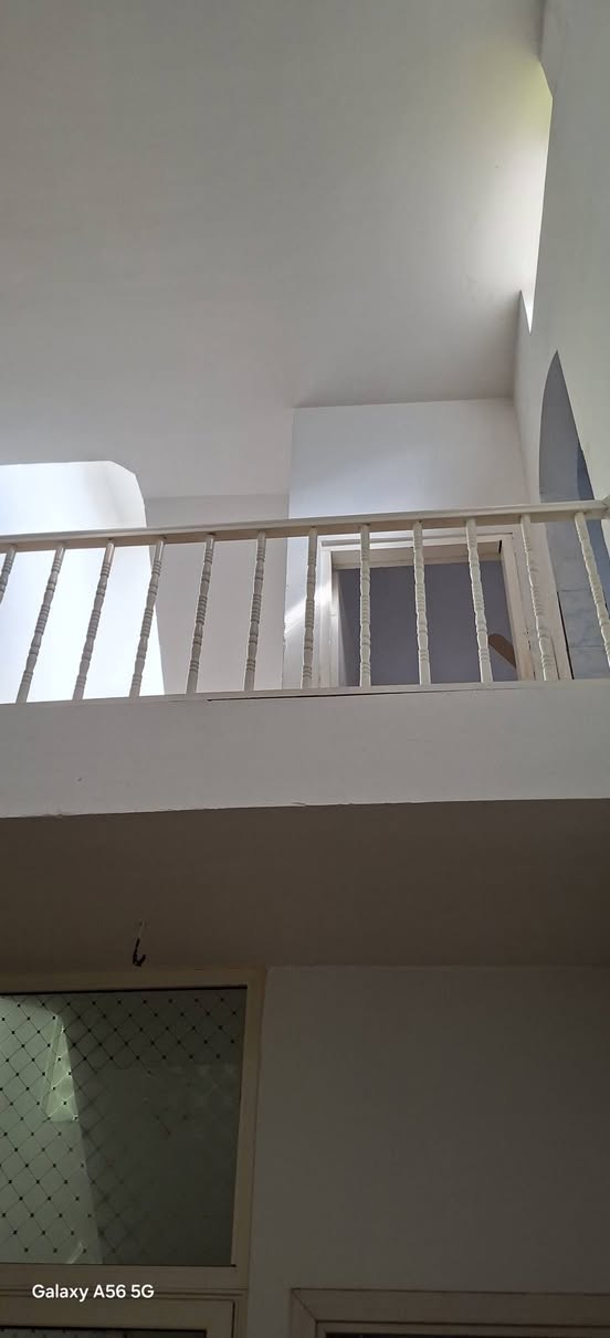 دار للايجار ١٣٠ متر ٤غرف نوم طابق اول وثاني بدون ارضي ٤غرف نوم
 ++صالة ++ استقبال ++مطبخ مع كاونتر
***********
***********
‏إيجارات اربيل:
***********
***********
