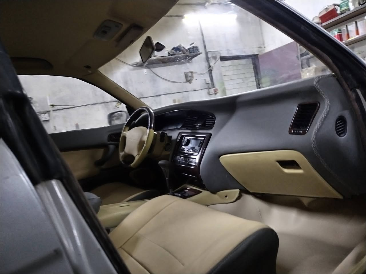 تحديث غرفه كامله لسياره تويوتا كراون بطه مع عازل حراري للدشبول مع سستم صاج ملكي  طباعه مائيه من قبل دوشمه ابو حسين الصرايفي العنوان كوت شارع النفط موبايل ***********........***********
