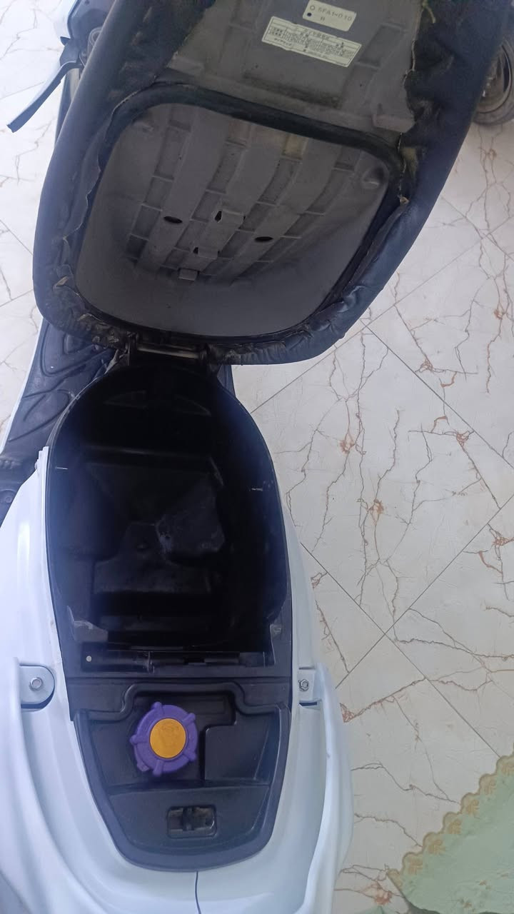 السلام عليكم 
دراجه اكزز فحل للبيع 
كامله مكمله مانقصها برغي 
مفتوحه مره وحده شرط 
شلعه ومعدل مكينه ناعمه 
سلف هندر نكره 
كهربائياتها كامله من طول للطول 
سعر (375) 
مكان ناصرية مركز  جامعة العين


**إذا كنت صاحب هذا الإعلان وتريد حذفه لأي سبب، رجاءا أرسل رسالة إلى الدعم الفني**