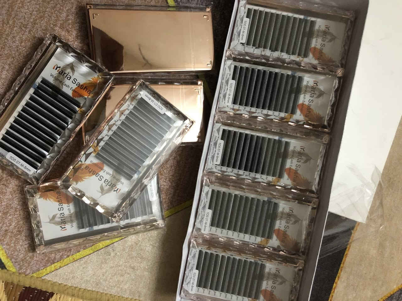 رموش اصليه طلعن بال DHL العدد 70 قطعه   الي يفيدنه يدفع بيهم سعر خاص او واتساب ***********
