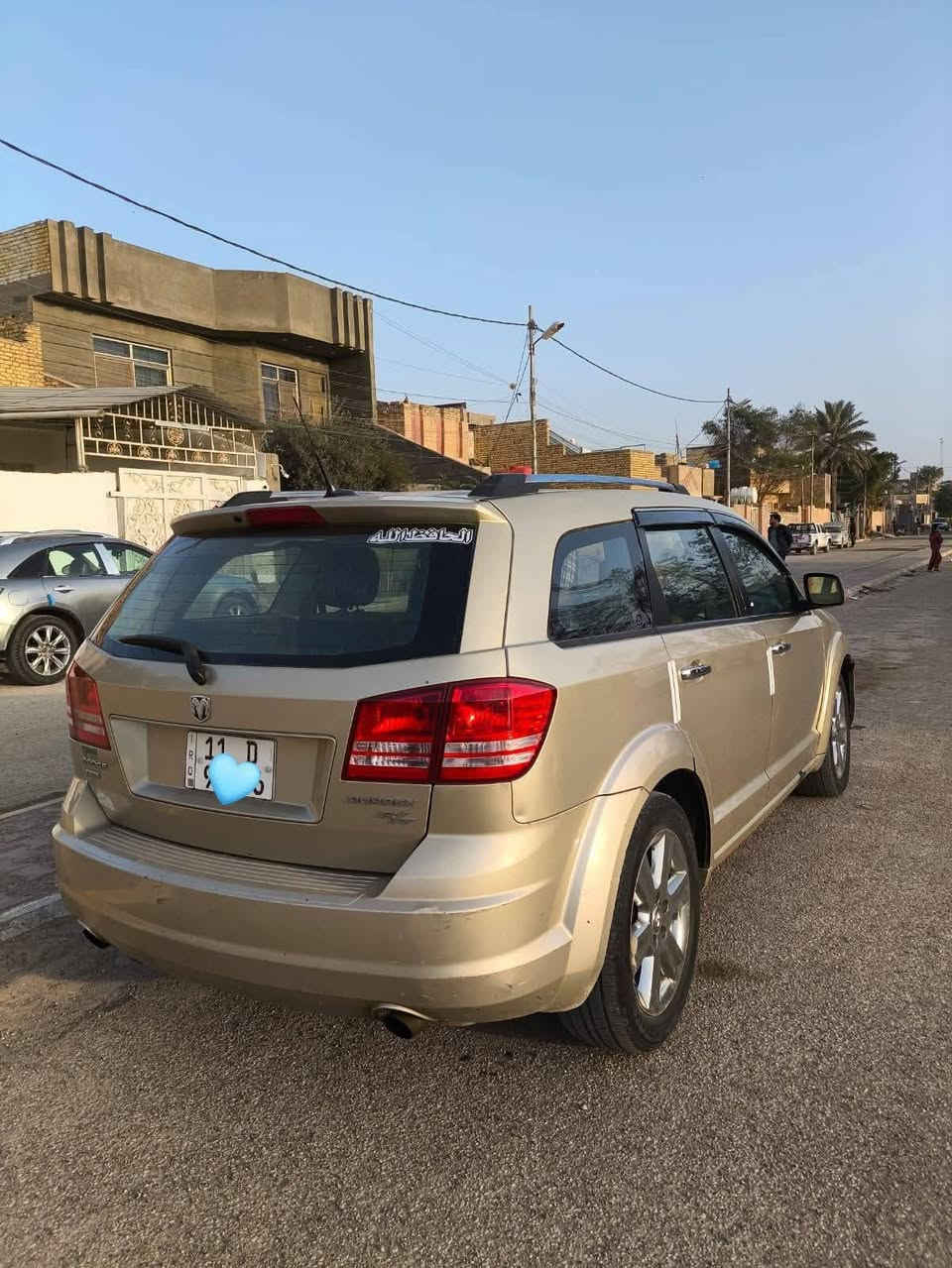 السلام عليكم للبيع دوج جورني 2010مكينه وكير كفاله حداديه امامي خلفي خير من الله كهربائيات جاهزه شاشه تاب ايباد تشغيل عن بعد بصمه باب وجنطه  بيها كم قطعه صبغ رقم بغداد انكليزي تحويل مباشر السعر 95 وبيها مجال مكاني الكوت واسط ***********
