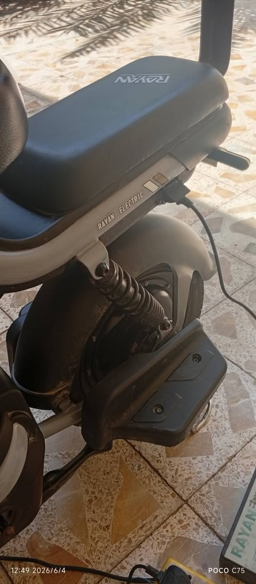 سلام عليكم دراجه شحن للبيع
ماصارلي شهر من مشتريه جديده شاحنتنه كلشي وياه نوع 
ريان 3سرع 
السعر 300وبيه مجال 
العنوان ناصريه مركز 
***********
