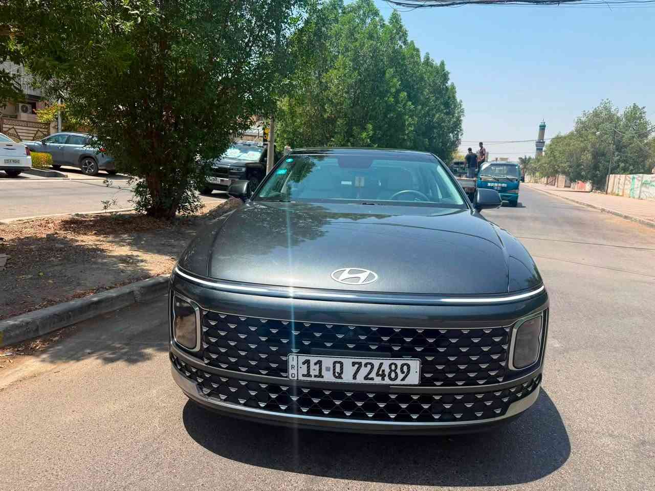 للبيع فقط هيونداي أزيرا 2025 خليجي وكاله الت ساك
هونداي العراق كفاله عامه 🚘☑️

المحرك : 3500Cc V6
العداد 28 الف كيلو
الحاله : مكفوله خليجي 💯☑️
اللون: رصاصي رمادي ( فيلي ) داخل ابيض مميز نادر
ناقل الحركة: أوتوماتيك 

✅ شاشة لمس كبيرة
✅ Apple CarPlay
✅ Android Auto
✅ بلوتوث
✅ نظام ملاحة GPS
✅ كاميرا خلفية
✅ كاميرات 360 درجة
✅ حساسات أمامية وخلفية
✅ تشغيل السيارة عن بُعد (Remote Start)
✅ شاحن لاسلكي

▪️ شاشة عدادات رقمية كاملة
▪️ مقاعد جلد فاخرة
▪️ مقاعد كهربائية مع ذاكرة حفظ
▪️ تبريد وتدفئة المقاعد الأمامية
▪️ فتحة سقف بانورامية
▪️ دخول وتشغيل ذكي بدون مفتاح
▪️ مثبت سرعة ذكي 
▪️ التحذير من النقطة العمياء
▪️ التحذير من الاصطدام الأمامي
▪️ الفرملة التلقائية للطوارئ
▪️ إضاءة LED كاملة
▪️ ستائر خلفية كهربائية
▪️ باب صندوق خلفي كهربائي
6 حساسات امامي خلفي
شاحن واير ليس

السعر 29 الف دولار 290 ورقه وبيه مجال 
او بالعراقي 43,500 مليون قابل للتفاوض💸
 
الموقع بغداد المنصور 
للتواصل اتصال او واتساب ***********

رابط الواتساب المباشر للمراسله صاحب سيارة👇🏻☑️
https://wa.me/964***********
