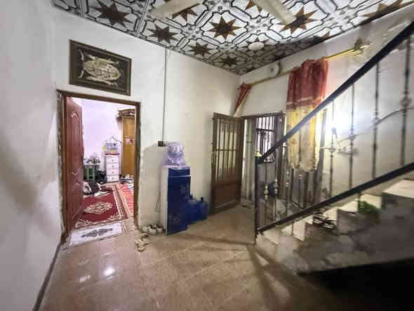 سلام عليكم توفر بيت مساحه ٧٠ متر بسعر جداً مناسب ٢٢ مع المجال موقع راقي سند ٢٥ 
عيوني البيت مساحه ٧٠ متر بموقع راقي  عنوانه شارع علگم 

البناء طابوق سقف صب مسلح اساس صب مسلح 

محتويات البيت غرفه نوم ستقبال صاله مطبخ منور صحيات 

بيع مستعجل  للستفسار اكثر خاص او على رقم ***********
