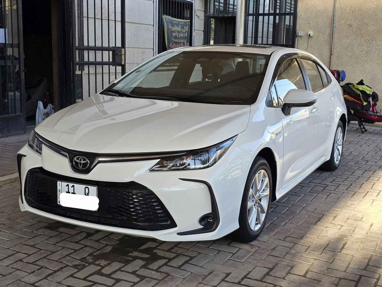 السلام عليكم
كورلا هايبرد موديل 2025شكل الخليجي سياره مكفوله كفاله عام 
ماشيه 20الف ب اسم والدي السياره مواصفات مثل ما واضحه بالصور 
حساسات كامره فتحت سقف بصمه 
وباقي المواصفات المعروفه 
مابيها اي نقص جاهزه السياره من كل النواحي مكان السياره العطيفيه  سعر 155
قرب جامع براثا رقم الهاتف ***********
