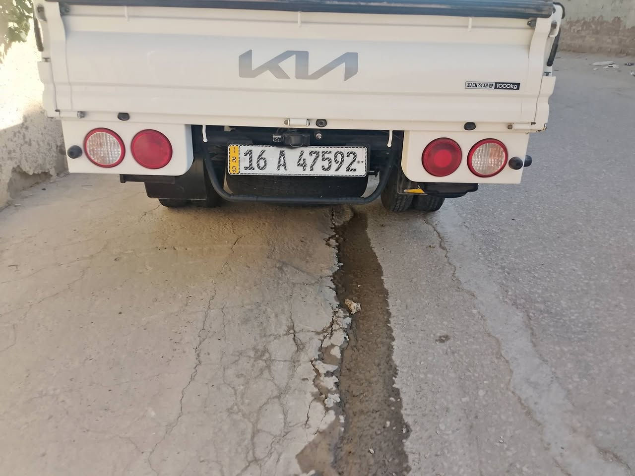 السلام عليكم سياره كيه حمل كاز رقم قادسيه دولي السياره فول وربع ست دكم رادار امامي وشاشه وكامره خلفيه السياره تبريد لمس ادبلو سائل كير عادي السياره كفاله عامه 2022 سعر 220وبيه مجال مكان النجف الاشرف رقم ***********
