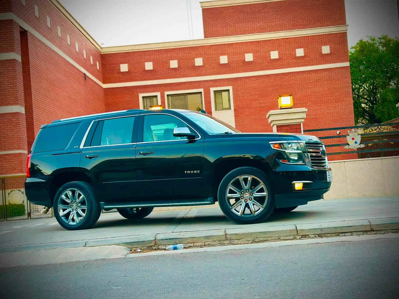 تاهو 2015. LTZ.   ابسمي
دخول جديد. سيارة كلش كلش جديدة 

فول الفول للاخير واحد ع واحد LTZ اعلى مواصفات 

محرك 5.3 دفع رباعي

المواصفات

مواصفات ال LTZ معروفة وعالية

مقاعد منفصلة
دخول ذكي ٤ ابواب
ترحيب
فتحة سقف
تشغيل واطفاء عن بعد
فتح صندوق واغلاق عن بعد
سيتم صوت ١٠ سماعات
تدفئة تبريد الكشنات
شاشة وسطية خلفية
قاصة 
عدسات زينون قوي جدا

وباقي مواصفات  معروفة 

سنوية  هزة جديدة ارقام جديدة تحويل مباشر 

السعر : 305$ وبيها مجال للشراي
  للاستفسار.  ‭***********‬
مكاني بغداد🏚️
