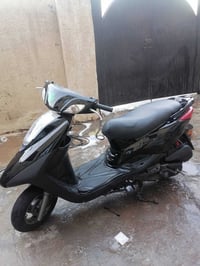 دراجه بريز البيع السعر 400 وبيه مجال مكان بغداد حي العامل 07721200274