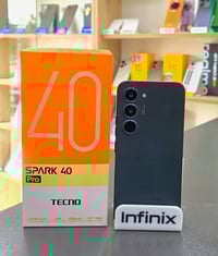 تكنو سبارك ٤٠ برو • ٢٥٦ • ٨ رام