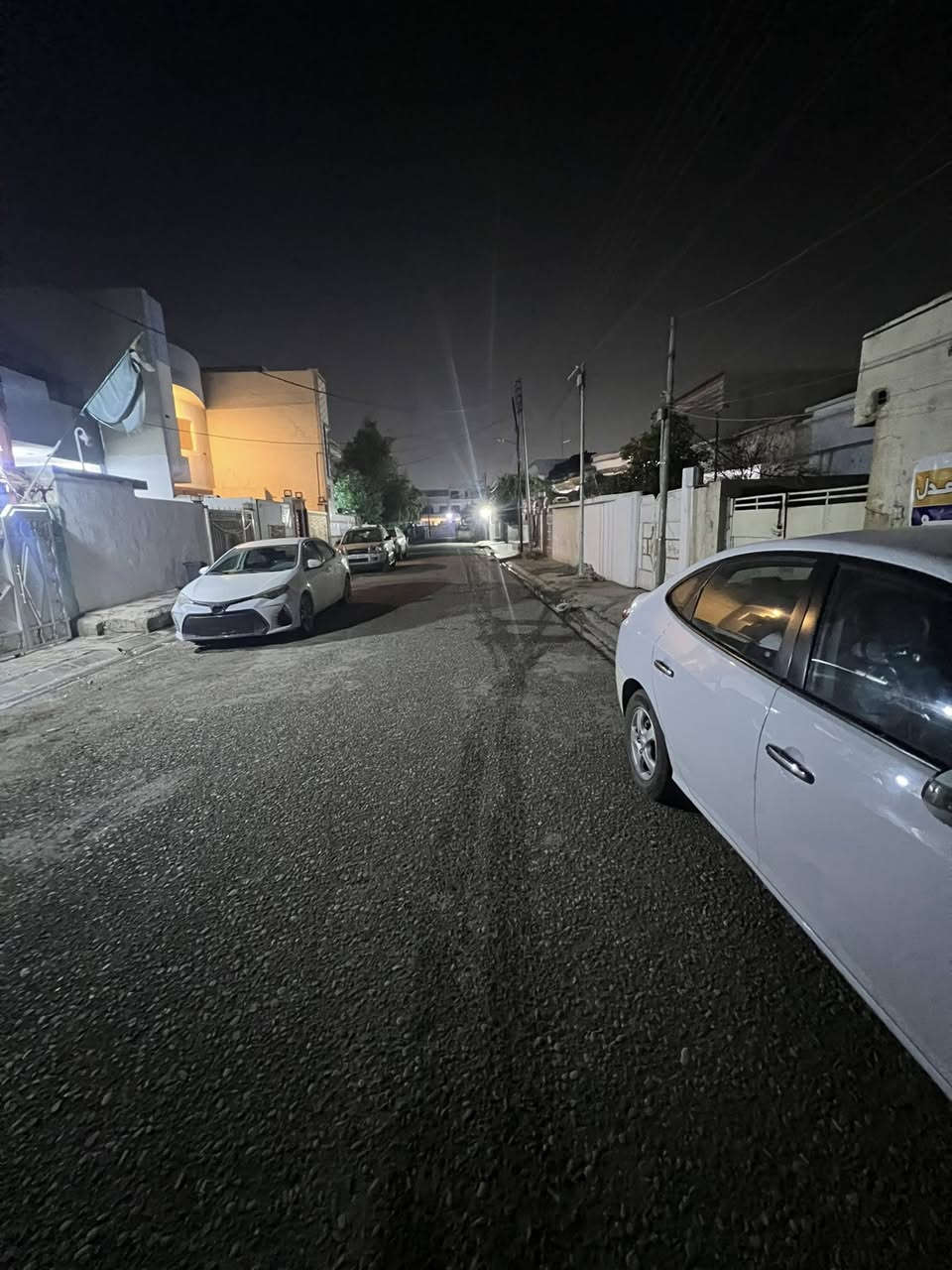 بيع مستعجل جدا جدا 
دار قديم بحساب قطعة ارض موقع مميز جدا جدا جدا ابمربع الذهبي .
العنوان حي عسكري قرب طرشي زمزم 
مساحة عقار 200متر 
واجه 8متر 
سعر 133مليون 
***********
