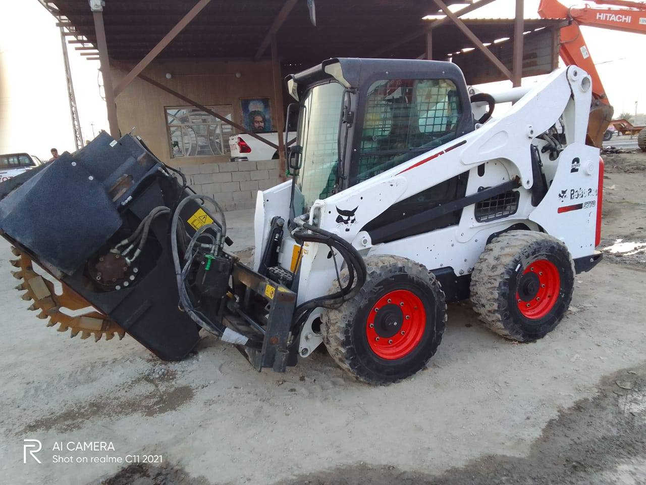 السلام عليكم عندي الاليات شفلات بوبكات زغير كيله وبرينه ونقار وبوكلاين للايجار مكاني بغداد وشتغل جميع المحافضات ***********
