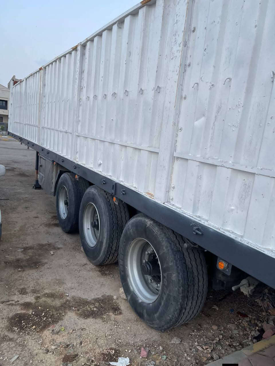 عربانه للبيع المانيه  نظيفه جناب دنگير بيبي الارتفاع 170 والطول 13.60 تخم تاير  
***********
***********
