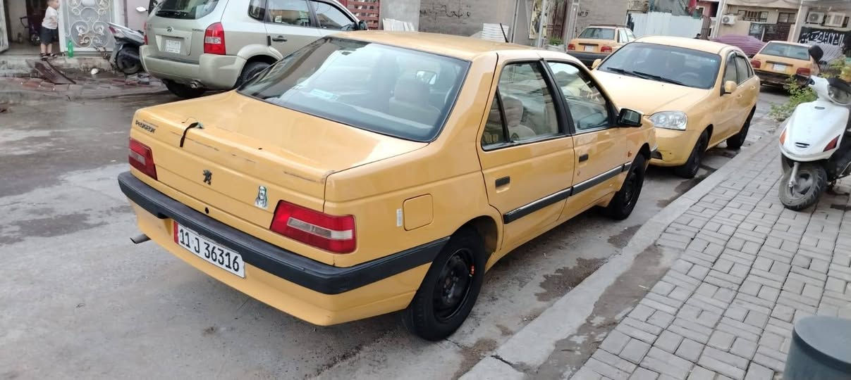 سلام عليكم بيجو لميس للبيع موديل ٢٠١٥ سياره جديده 
كير مكينه تبريد تدفئه صدر مكفولات 
سياره بيه صبغ جاملغ .وطخه بخشم بنيد 
باقي مكفول هيئة غرامات مصفره مكاني بغداد حي البساتين
السعر 43 وبيها مجال للطيبين..مكلف بالنشر 
رقم صاحب السياره ***********
