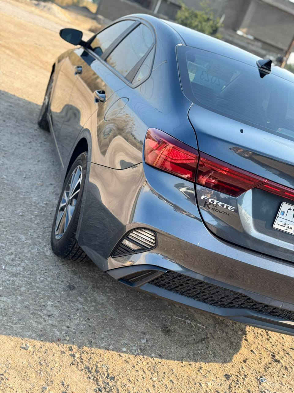 كيا فورتي موديل 2023 حرا تترقم جميع المحافظات ماشيه 17mi سياره ضرر بسيط بنيد مبدل قطعه اصليه  سعر 142$ بيها مجال ***********
