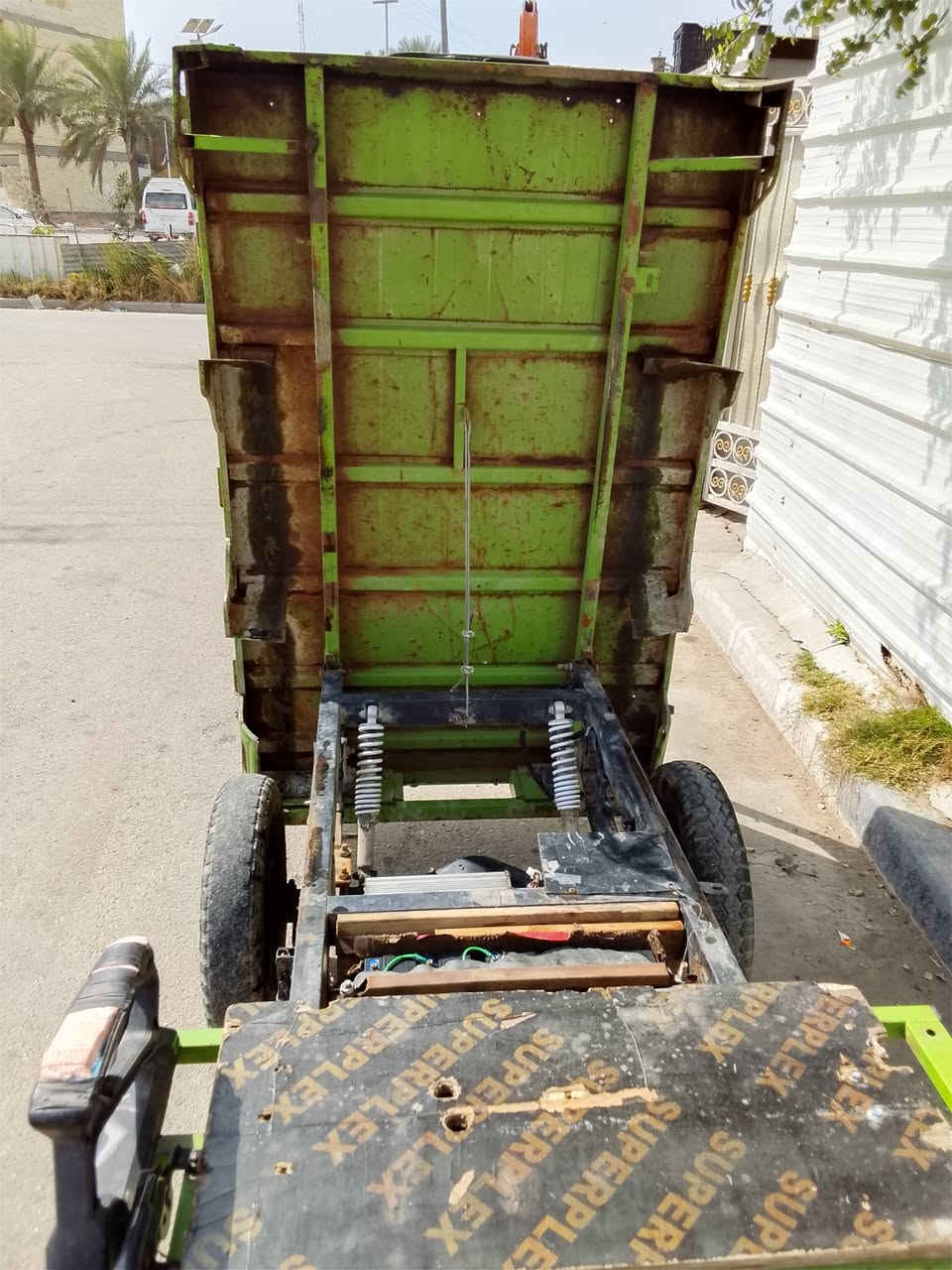 سلام عليكم ستوتة شحن شغالة بس باتريات يرادلهة تبديل 450 مكان بغداد غزالية***********
